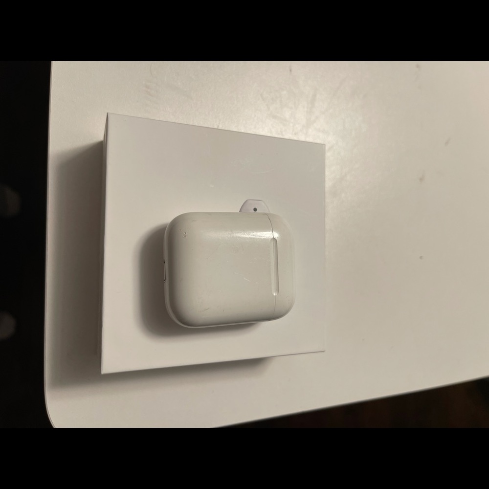 Apple AirPods (1st gen) with Charging Case - White